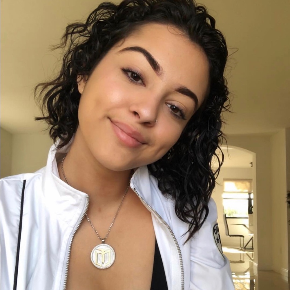 Meet your Posher, Jada